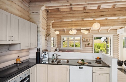 Gilleleje House | Lovely home in Dronningmølle with WiFi