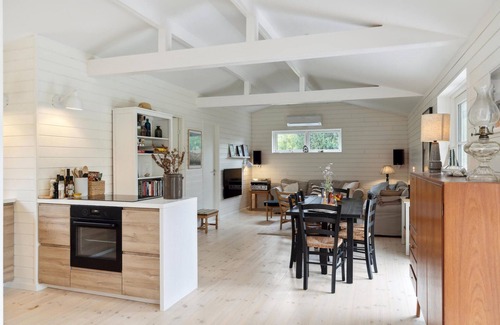 Ordrup House | Lovely home in Fårevejle with kitchen