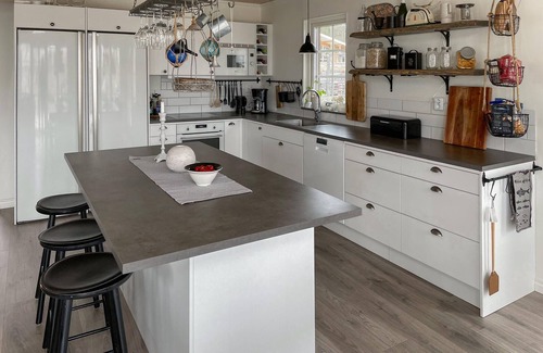 Orebro County House | Lovely home in Glanshammar with kitchen