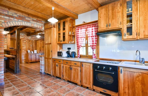Gornji Trpuci House | Lovely home in Gornji Trpuci with WiFi