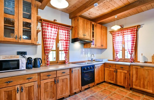 Gornji Trpuci House | Lovely home in Gornji Trpuci with WiFi