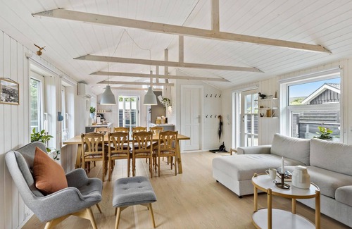 Oster Hurup House | Lovely home in Hadsund with kitchen