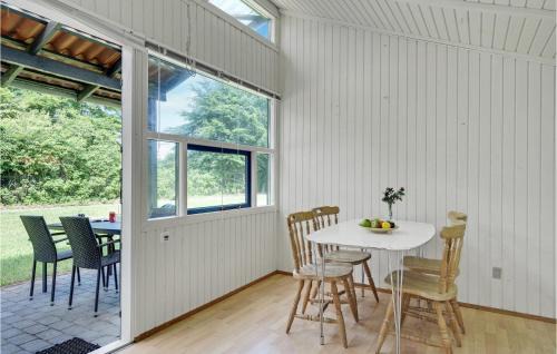Hampen House | Lovely Home In Hampen With Kitchen