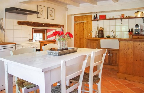Langy House | Lovely home in Langy with WiFi