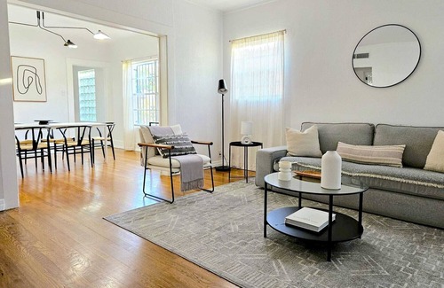 El Paso House | Lovely home in Manhattan Heights with game room, one block from Memorial Park.