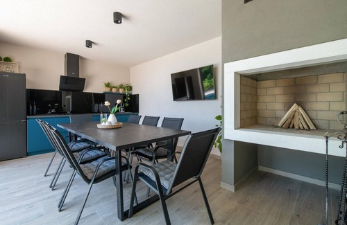 Sumber House | Lovely home in Nedescina with sauna