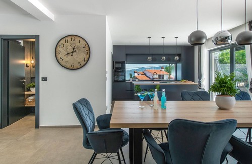 Sumber House | Lovely home in Nedescina with sauna