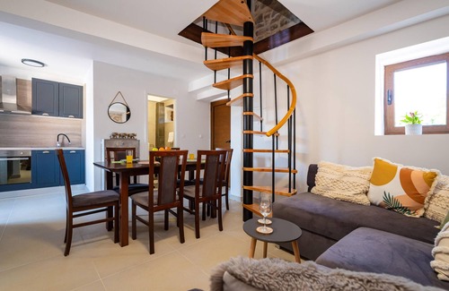 Podgradina House | Lovely home in Podgradina with WiFi