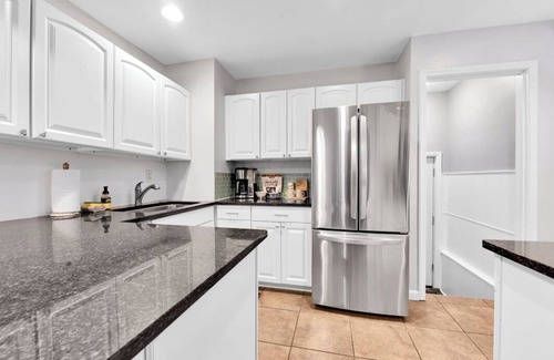 Royal Oak House | Lovely Home in R. Oak near Birmingham! Gorgeous, pet-friendly, king bed, deck!