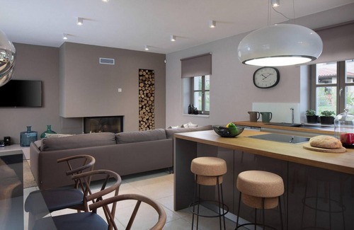 Visnjan House | Lovely home in Srebrnici with WiFi