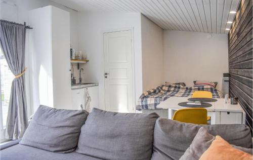 Tomelilla House | Lovely Home In Tomelilla With Kitchen