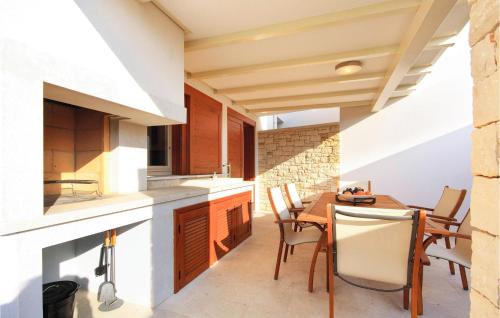 Vabriga House | Lovely Home In Vabriga With Kitchen