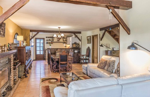 La Goba House | Lovely home in Vidreres with WiFi