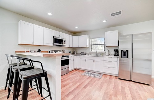 Blanco Cabin | Lovely home with a deck, firepit, washer/dryer & AC - dog-friendly