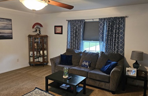 St. Robert House | Lovely home with a huge yard and pool, just minutes outside of Fort Leonard Wood