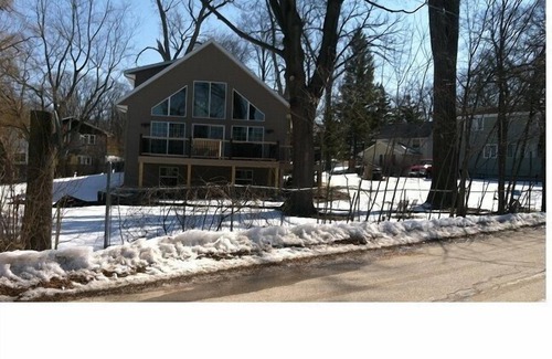 Delavan Lake House | Lovely Home With Lake Views