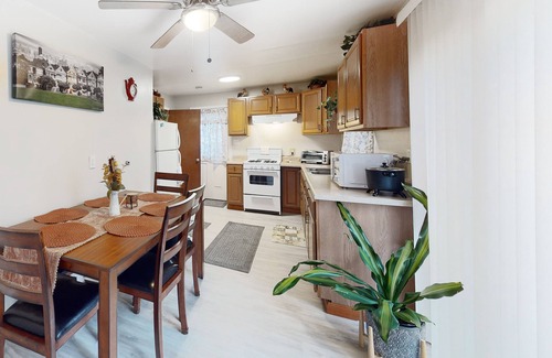 Berlin House | Lovely home with patio, full kitchen, & washer/dryer