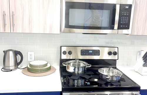 Dallas-Fort Worth Metroplex DFW Apartment | Lovely Homes +Balcony View +Pool+ GYM & Free Parking