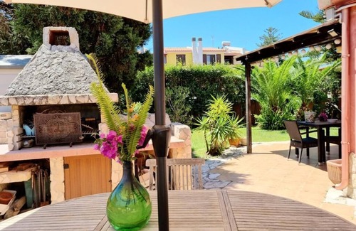Capoterra House | Lovely house with garden