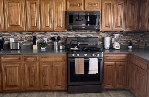 Biggs Field House | Lovely House with pool (Pet friendly)