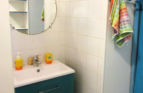 Merigon Bed & Breakfast | Lovely independent room in an artist's house
