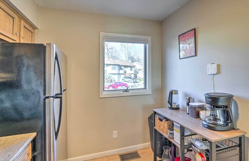 Iowa City House | Lovely Iowa City Townhome ~ 3 Mi to Dtwn!