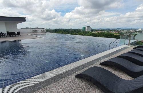 Batu Lintang Apartment | Lovely Kozi Square Studio 1 Bedroom with Pool LV9B