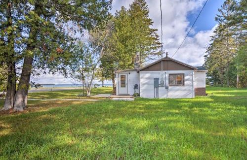 St Ignace Apartment | Lovely Lake Huron Getaway Beach Access and Kayaks!