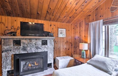 St Ignace Apartment | Lovely Lake Huron Getaway Beach Access and Kayaks!