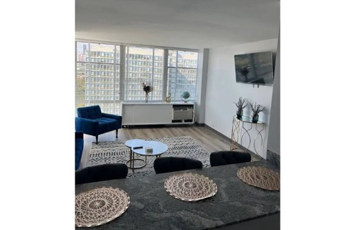 Douglas House | Lovely Lake View apartment minutes from Downtown.