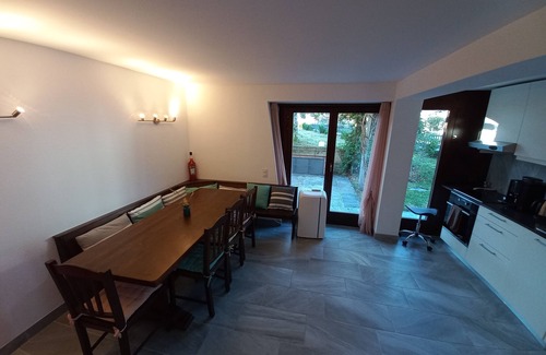 Brusino Arsizio House | Lovely Lakeside 2-Storey House & Garden