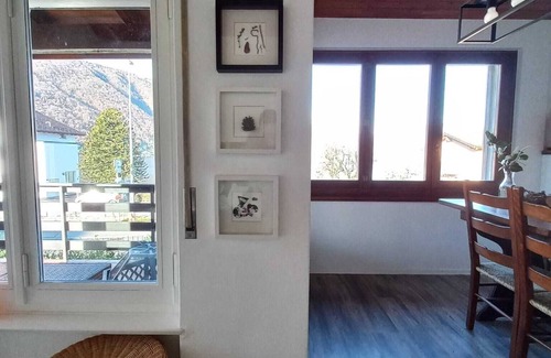 Brusino Arsizio House | Lovely Lakeside 2-Storey House & Garden
