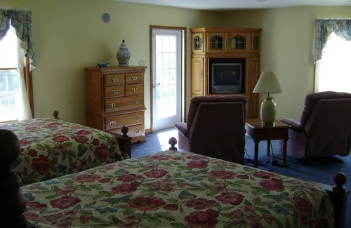 Frederick Other | Lovely Large Farmhouse, Pond, Spectacular Views. Great for Events & Retreats