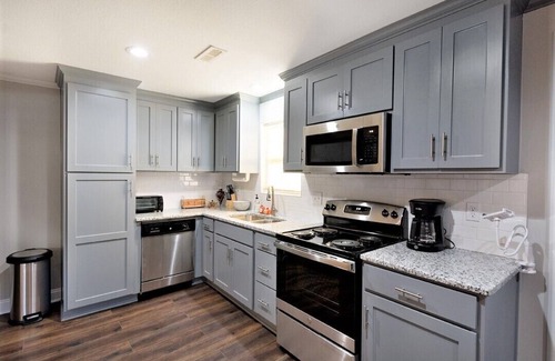 Independence House | ⭐LOVELY LARGE HISTORIC REMODELED HOME⭐Z