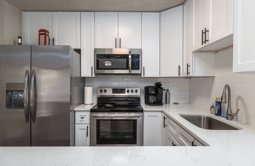 Pinebrook Estates House | Lovely Largo POOL Home, sleeps 8, 122nd