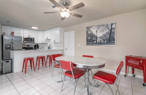 Pinebrook Estates House | Lovely Largo POOL Home, sleeps 8, 122nd