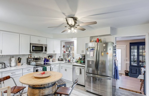 Lexington House | Lovely Lexington Home: 4 Mi to Downtown!