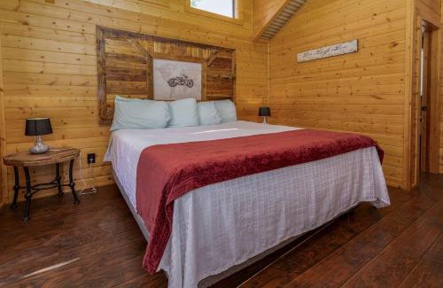 Pipe Creek House | Lovely Log Cabin Rental for Four near San Antonio Texas