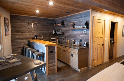 Tofte House | Lovely Log Home on 5 acres w/Unreal Views of Lake Superior, 1.6 mi to ski hill