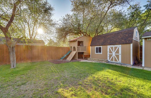 Tech Terrace Cottage | Lovely Lubbock Home w/Furnished Deck & Grill