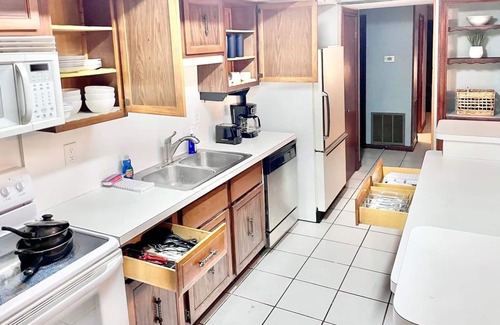 Metairie House | Lovely Metairie 1600sft Loft 10 mnts to Hospitals!