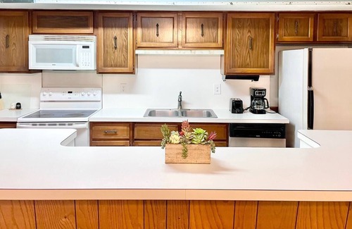 Metairie House | Lovely Metairie 1600sft Loft 10 mnts to Hospitals!