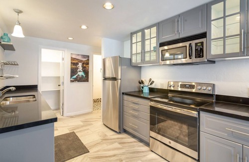 Hillcrest House | Lovely Midcentury Modern Inspired 3 bedroom house