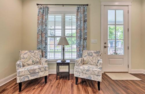 Washington Square House | Lovely Mobile Retreat with Deck and Front Porch!