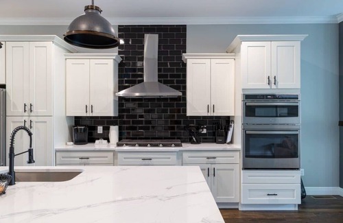 St. Louis House | Lovely Modern 3BR/3.5BA Grove Home/ABODEbucks