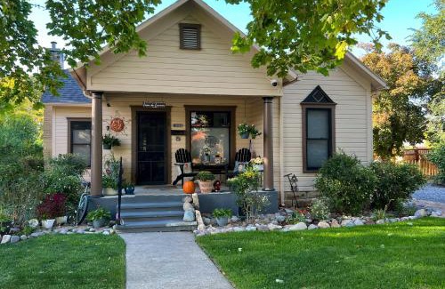 Montrose House | Lovely Montrose Home with Yard Walk to Dtwn and Park!