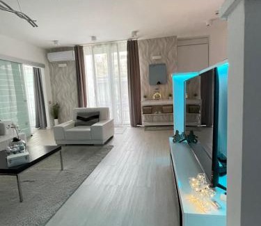 Belvaros - Lipotvaros Apartment | Lovely new apartment by the Parliament