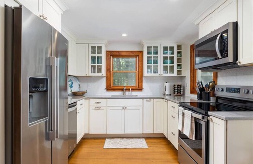 Laurel Cottage | Lovely North Fork Beach Cottage (2 BR/2 bath)!