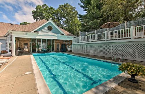 Norwich Villa | Lovely Norwich Villa, On Golf Course with Amenities!
