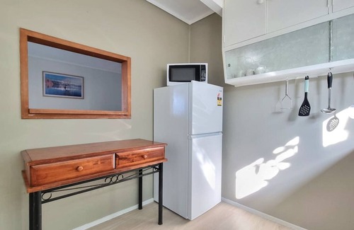 Hillsborough Apartment | Lovely 2 - Bedroom Unit with Free Parking
